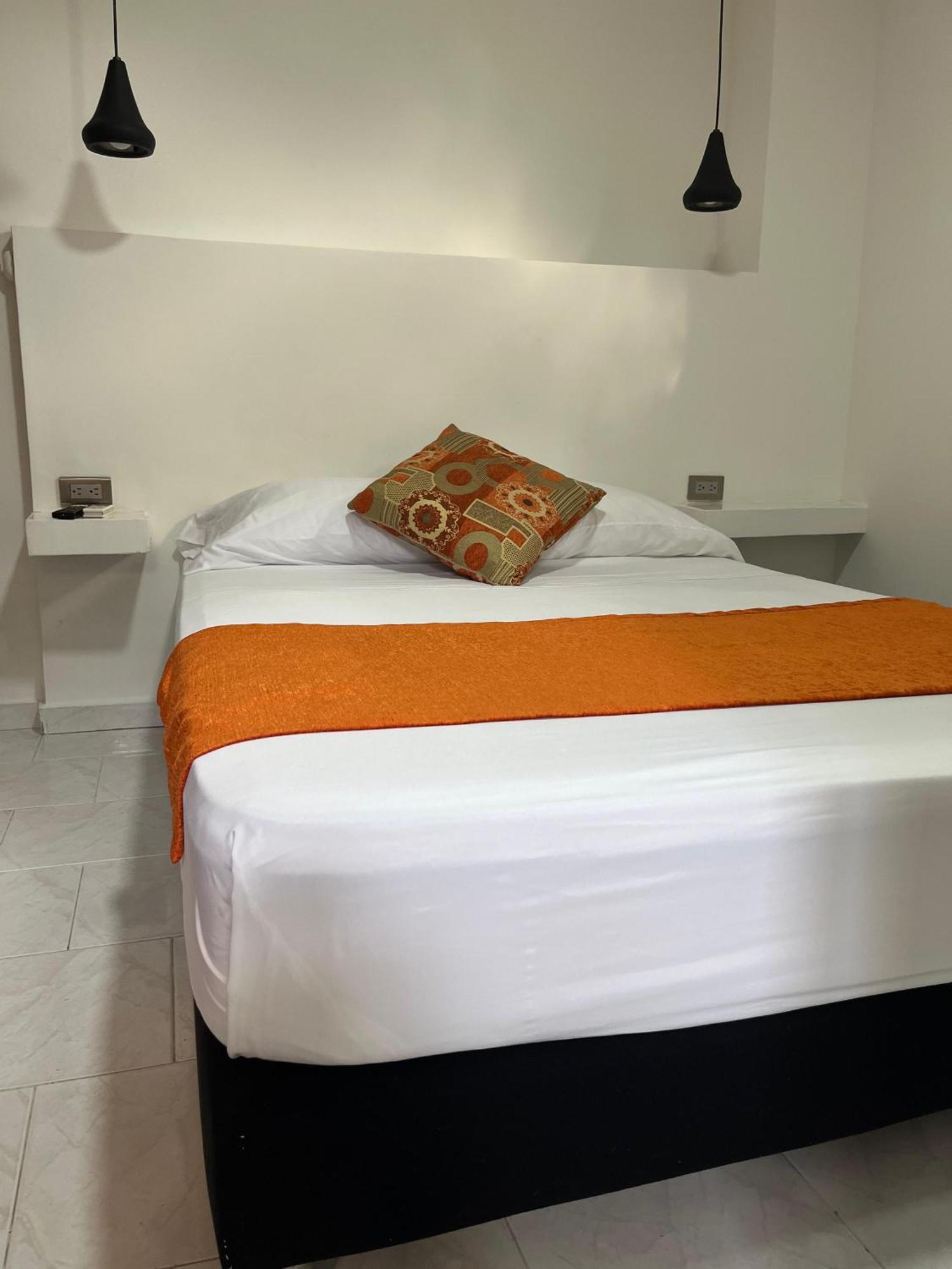 Albergue La 10B Cartagena Exterior foto